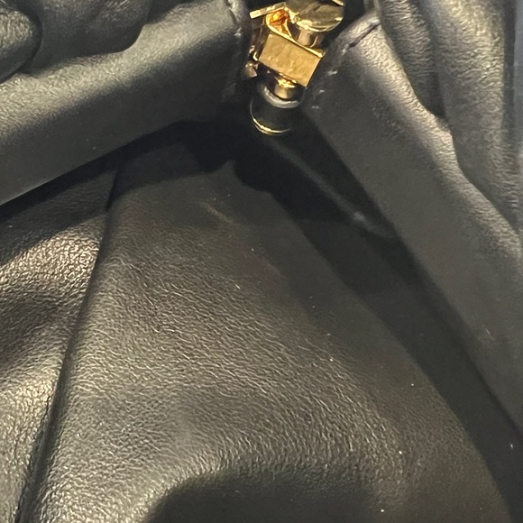 Gold chain pouch bag - Picture 7 of 7